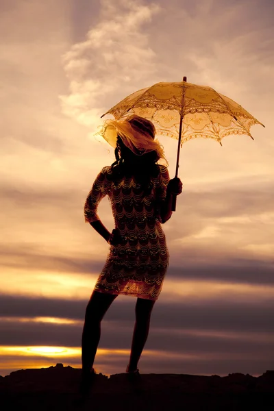 Sziluettjét lány esernyő Jogdíjmentes Stock Képek
