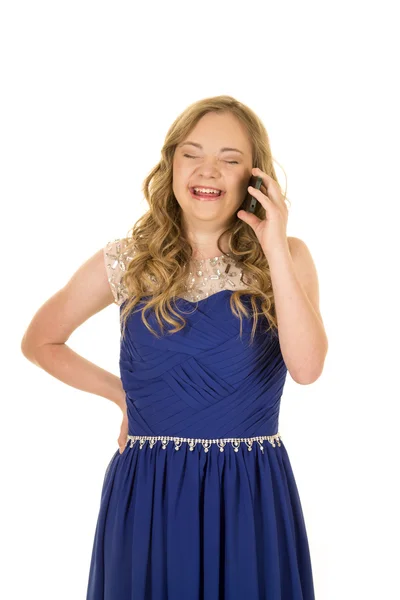 Menina no telefone em seu vestido azul — Fotografia de Stock