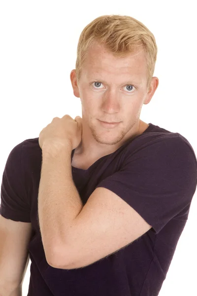 Man in purple shirt arm on shoulder look — Stock Photo, Image