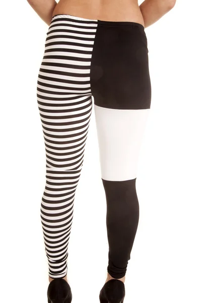 Mujer en leggins en blanco y negro . — Foto de Stock