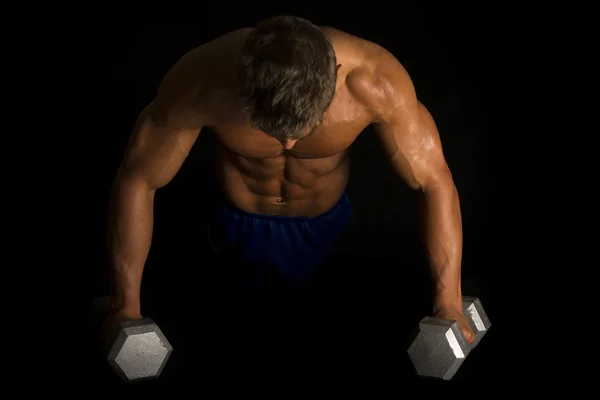 Hombre haciendo ejercicio — Foto de Stock