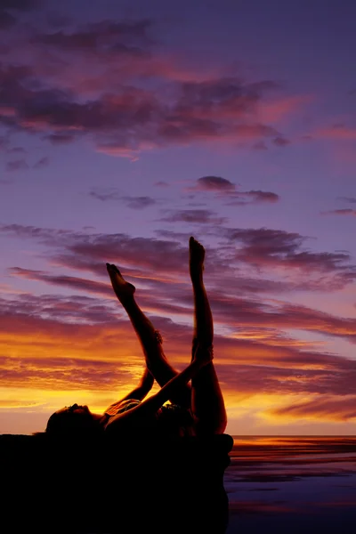 Silhouet van een dansende vrouw — Stockfoto