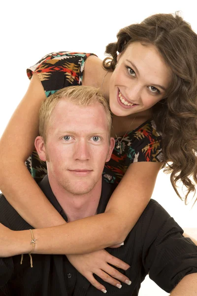 Jeune couple aimant — Photo