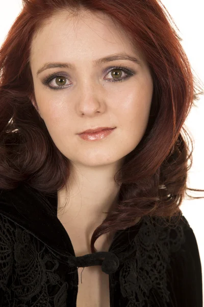 Kızıl saçlı kadın portresi