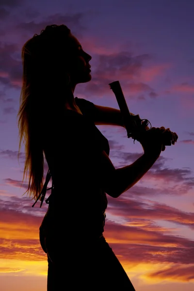 Frau mit Waffe — Stockfoto