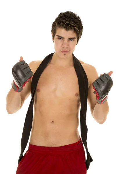 Man no shirt red shorts gloves up — Stock Photo, Image