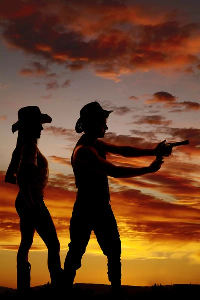 Silhueta de cowboy e vaqueira — Fotografia de Stock