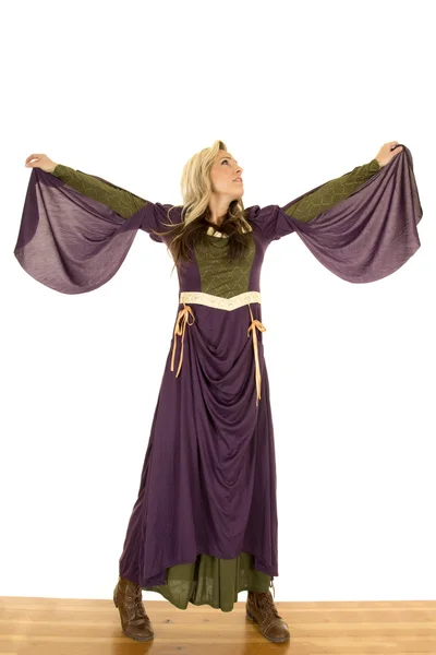 Woman in her medieval dress — Stock Photo, Image