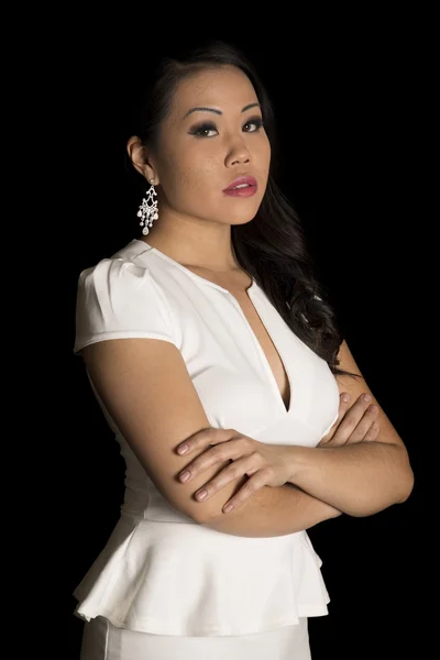 Азиатка в белом платье — стоковое фото