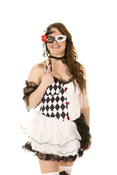 Vrouw in een zwart-wit kostuum — Stockfoto