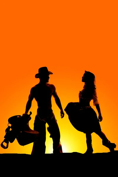 Silhouette di donna e cowboy — Foto Stock