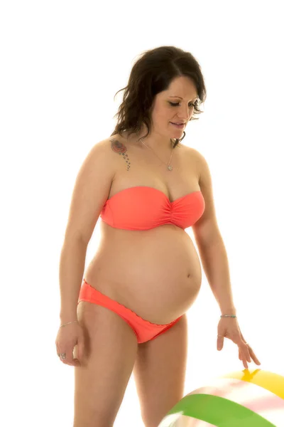 Gravid kvinna bär bikini — Stockfoto