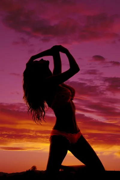 Silhouette einer Frau im Bikini — Stockfoto