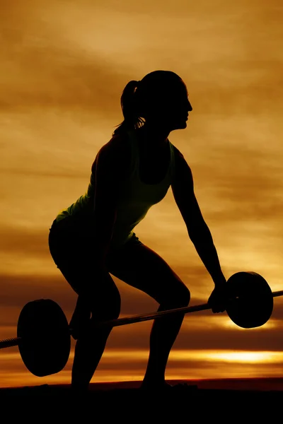 Fitness donna sollevamento pesi — Foto Stock