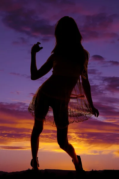 Hermosa silueta mujer al aire libre — Foto de Stock