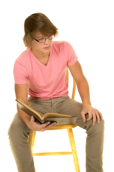 Young student reading book — Stock Photo, Image