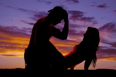 Silhouette kadın ve kovboy