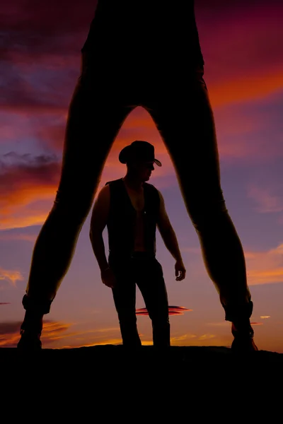 Silhouette de cow-boy entre les jambes de la femme — Photo