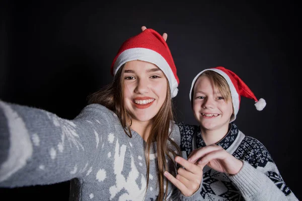 Joyeux Noël Bonne Année Beau Frère Sœur Maison Prenant Selfie — Photo