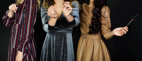 Adorable Trois Filles Blanches Adolescentes Mignonnes Posant Avec Des Lumières — Photo