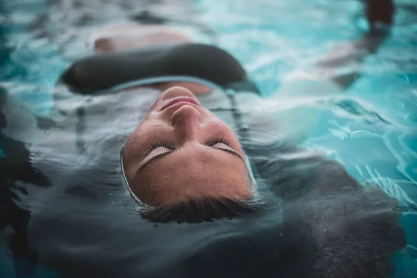 Beautiful Cute Teenage Girl Swimming Pool Her Back — Stock Photo, Image