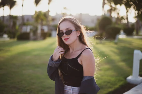 Moda Bela Bela Jovem Menina Adolescente Andar Férias Felicidade Bom — Fotografia de Stock