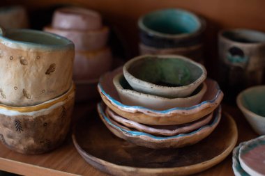 Boş kase kırsal ahşap, Japon el yapımı seramik kase, seramik doku.