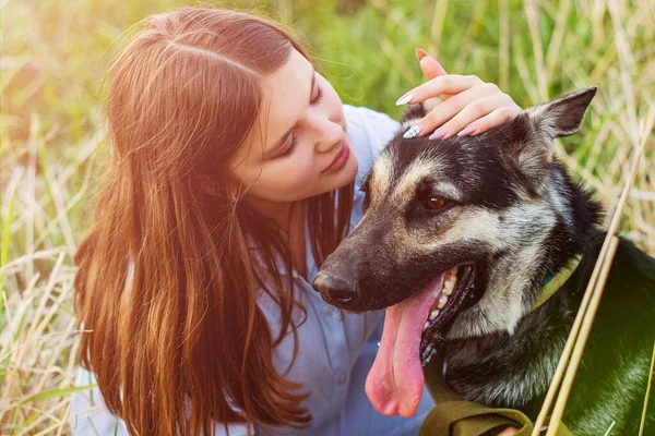 Beautiful Woman Playing Her Dog Outdoor Portrait — Stock Photo, Image