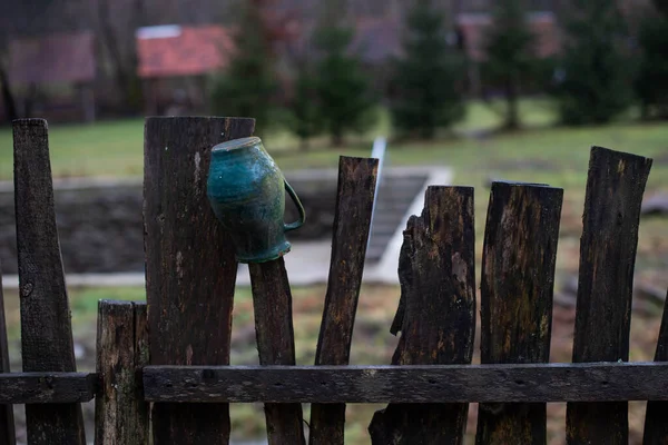 Klei Vintage Traditionele Pot Het Hek Landelijke Landschappen Traditionele Oude — Stockfoto