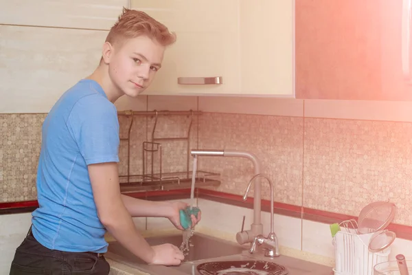 Boy Doing Dishes Sink — Stock Photo, Image