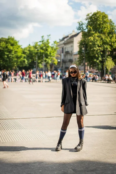 Hermosa Chica Campo Estilo Los Los Años Chica Con Estilo — Foto de Stock