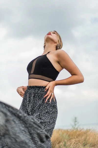 Menina Alegre Passar Bom Tempo Praia Retrato Beleza Ute Adolescente — Fotografia de Stock