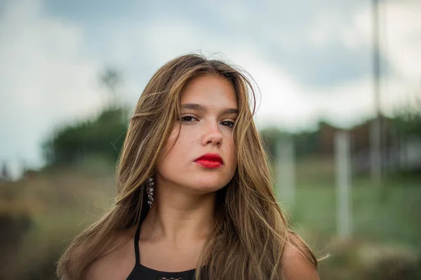 Menina Alegre Passar Bom Tempo Praia Retrato Beleza Menina Adolescente — Fotografia de Stock