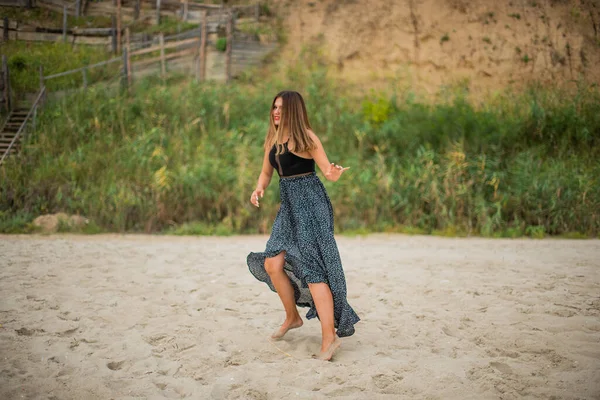 Linda Chica Adolescente Mujer Playa Naturaleza Paisaje Aire Fresco Playa — Foto de Stock