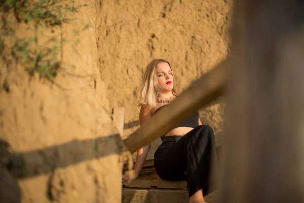 Mujer Moda Linda Chica Adolescente Mujer Playa Naturaleza Paisaje Aire — Foto de Stock