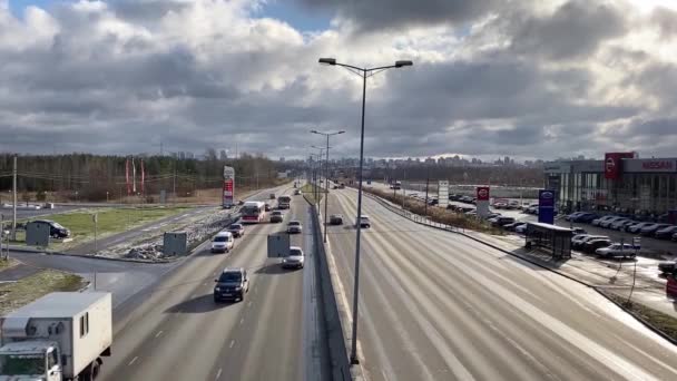 Uppfart Bakgrund Modern Motorväg Med Bilar Speshilova Gatan Perm Ryssland — Stockvideo