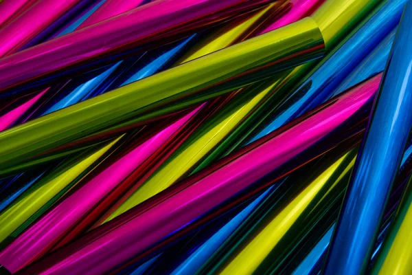 Hediye paketi, el işi ve hobi için parlak renkli folyo ruloları