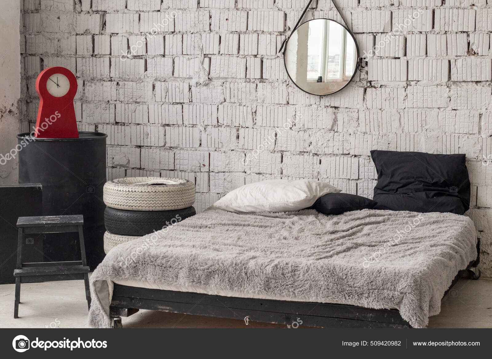 Интерьер спальни в черно белом стиле - 77 фото