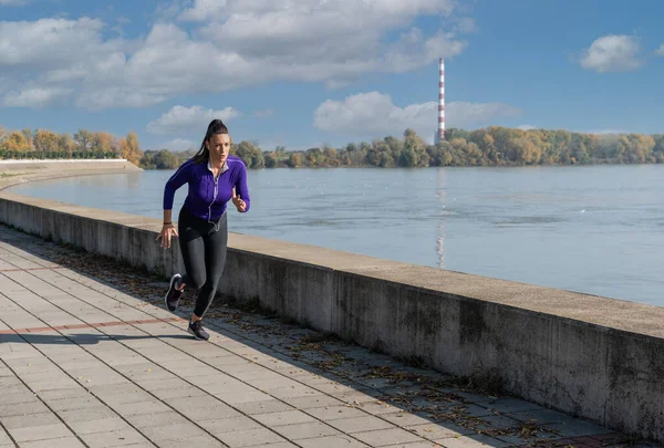 Mujer Activa Atlética Fuerte Joven Que Corre Aire Libre Junto — Foto de Stock