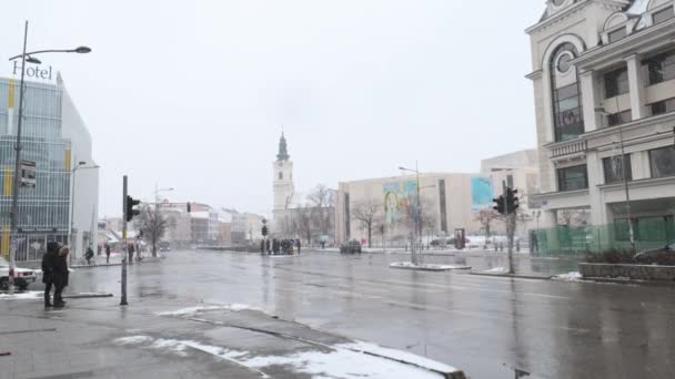 Enero 2021 Novi Sad Serbia Vista Del Tráfico Cruce Del — Vídeos de Stock