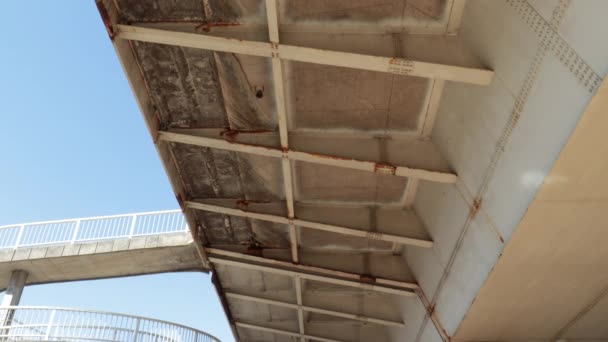 Construcción Puente Metálico Con Lugares Oxidados Las Articulaciones Causadas Por — Vídeos de Stock