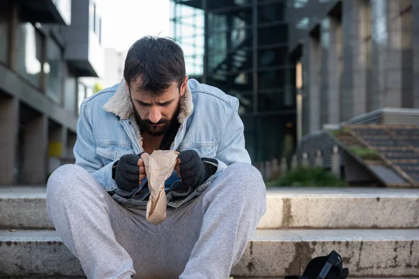 Young Hungry Dirty Depressed Homeless Man Sitting Stairs Building Sidewalk — Stock Photo, Image