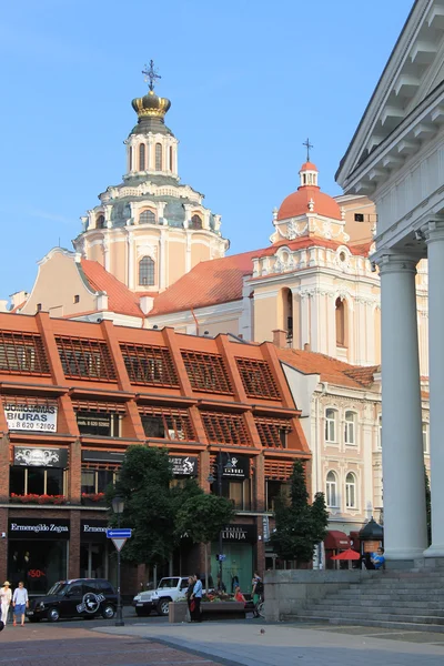 Het Stadhuisplein in de stad van Vilnius, Vilnius, Litouwen. — Stockfoto