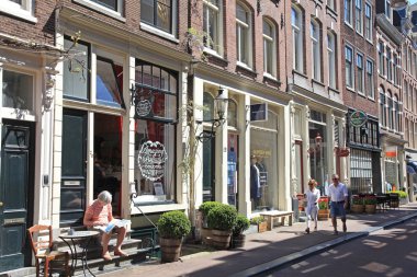 Dokuz sokak vintage mağazaları ve rahat kafe, Amsterdam. 