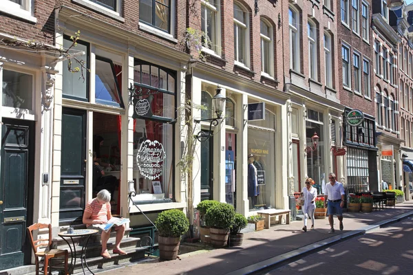 The Nine Streets con negozi vintage e caffè accoglienti, Amsterdam . — Foto Stock