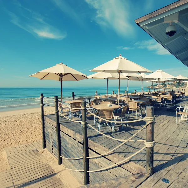 Letní venkovní terasa café (algarve, Portugalsko) — Stock fotografie