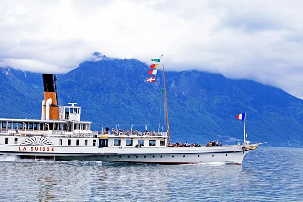 Cruisebåt La Suisse på Genfersjøen – stockfoto