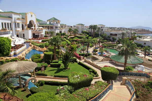 Tropische luxe resorthotel, Egypte. — Stockfoto