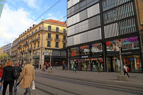 Rue du Marche, calle comercial principal en el centro de Ginebra . — Foto de Stock