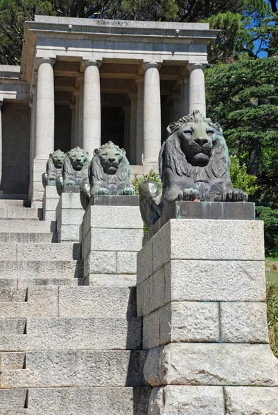 Bronze lions and steps, Cidade Do Cabo, África do Sul — Fotografia de Stock